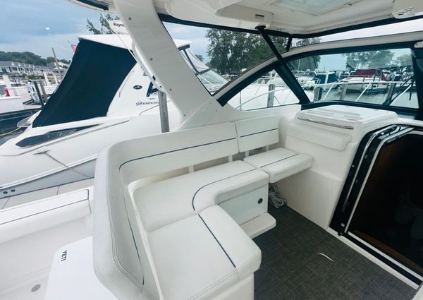 Tiara Yachts 3200 Open image