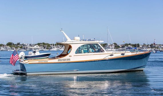 Hinckley Picnic Boat 37 MKIII image