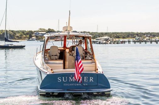 Hinckley Picnic Boat 37 MKIII image