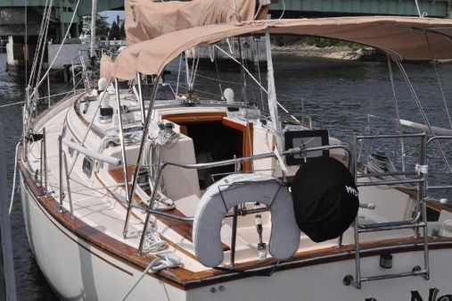 Island-packet 38 image