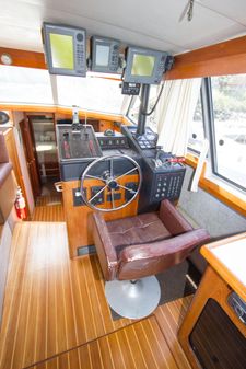 Bayliner 3870 image