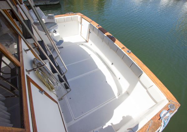 Bayliner 3870 image