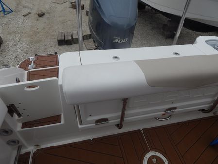 Robalo R247-DUAL-CONSOLE image