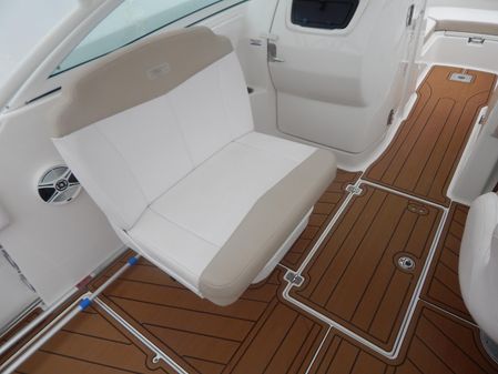 Robalo R247-DUAL-CONSOLE image