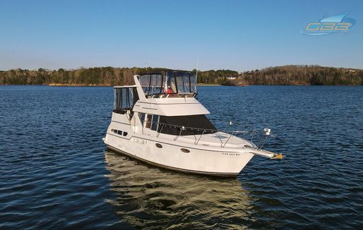 Carver 325 Aft Cabin image