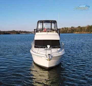 Carver 325 Aft Cabin image