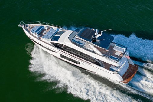 Azimut 68 image