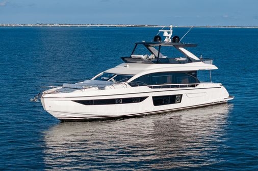 Azimut 68 image