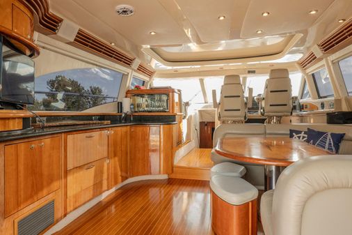 Sea Ray 680 Sun Sport image