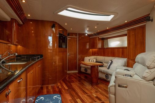 Sea Ray 680 Sun Sport image