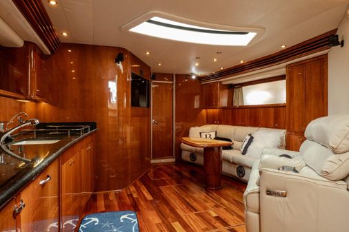 Sea Ray 680 Sun Sport image