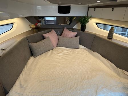 Beneteau Gran Turismo 32 image