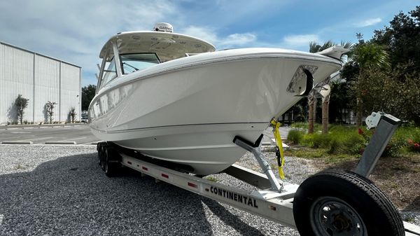 Boston Whaler 320 Vantage 