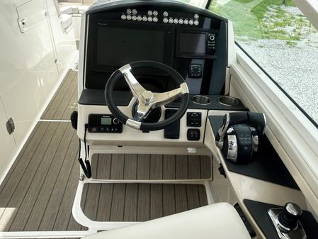 Boston-whaler 320-VANTAGE image