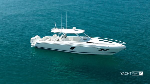 Intrepid 400 Cuddy 