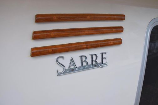 Sabre Sedan image