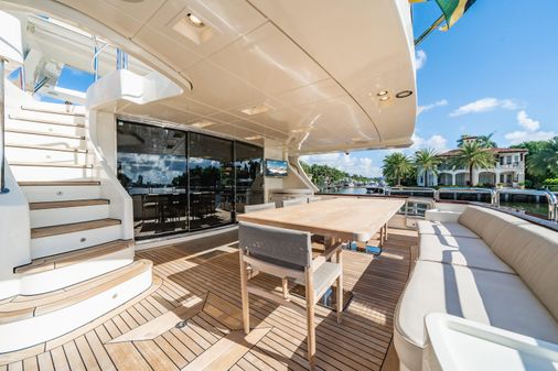Azimut 105 image