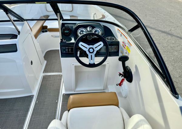 Bayliner VR4-BOWRIDER-OB image