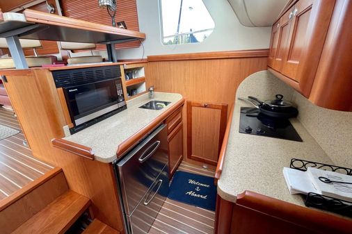 Mainship 34 Trawler image