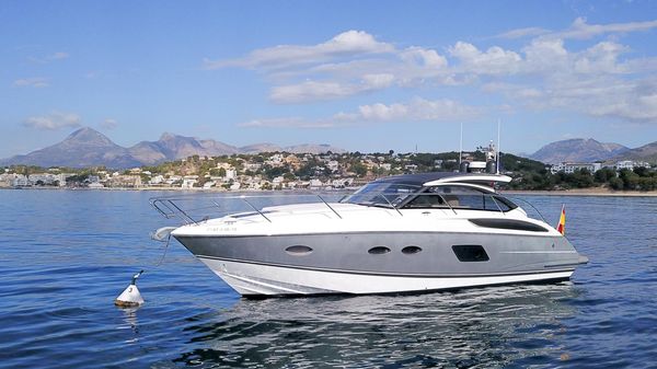 Princess Yachts V39 