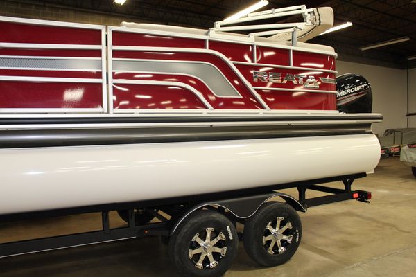 Ranger Reata 220C Pontoon - main image