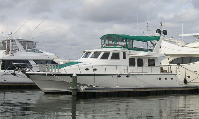 Hampton 60 MY - main image