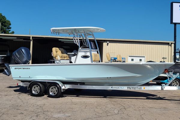 Sportsman Masters 247 Bay Boat - main image