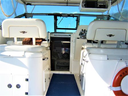 Wellcraft 330 Coastal image