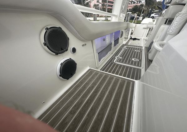 Boston Whaler 420 Outrage image