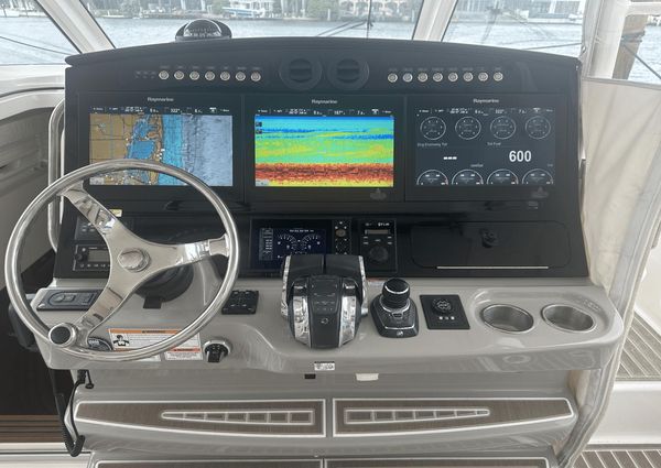 Boston Whaler 420 Outrage image