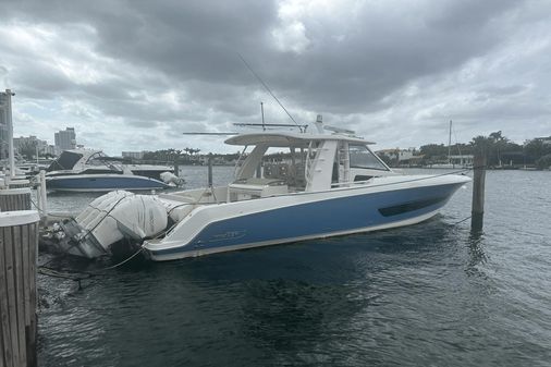 Boston Whaler 420 Outrage image