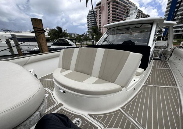 Boston Whaler 420 Outrage image