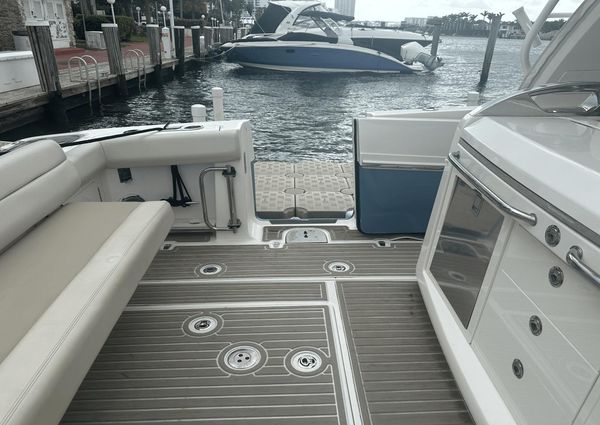 Boston Whaler 420 Outrage image