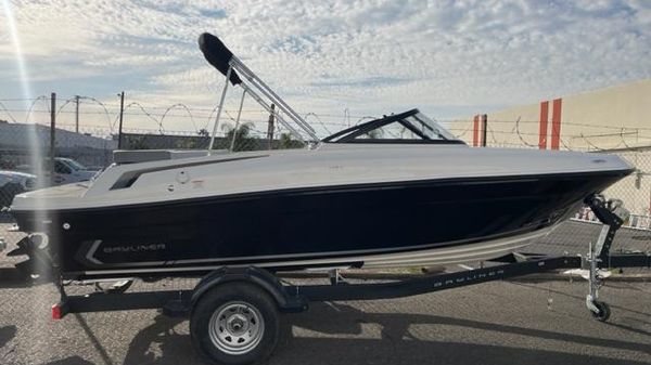 Bayliner VR4 Bowrider I/O