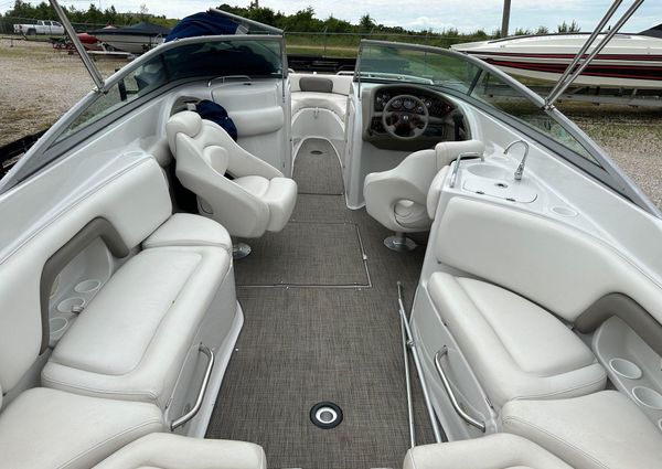 Crownline 270-BR image