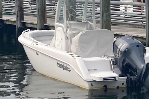 Everglades 235 Center Console image