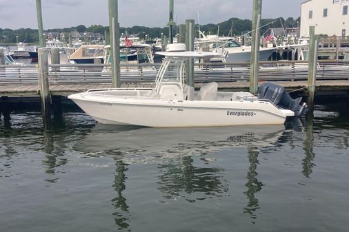 Everglades 235 Center Console image