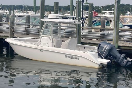 Everglades 235 Center Console image