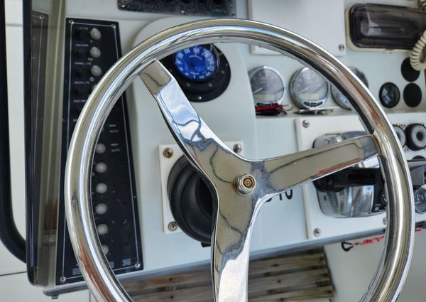 Contender 35 Side Console image