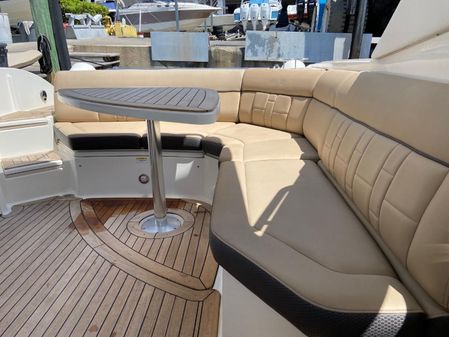 Sea Ray 350 SLX image