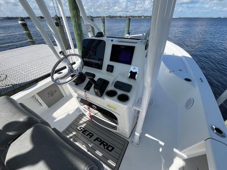 Sea Pro 228 Bay image