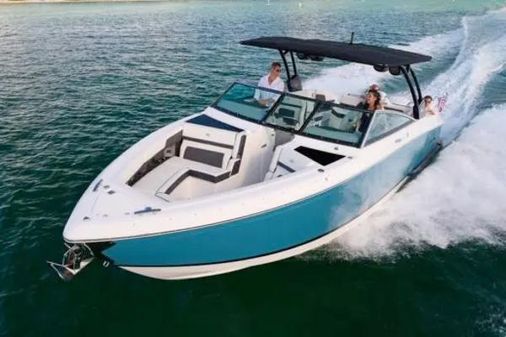 Cobalt R33-OUTBOARD image
