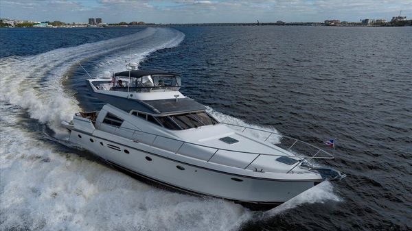 Johnson High Tech Euro Motoryacht