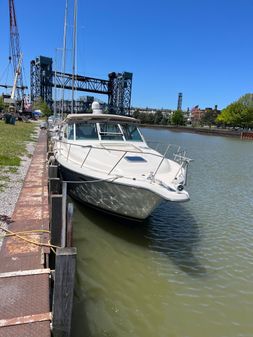 Tiara Yachts 3500 Express image