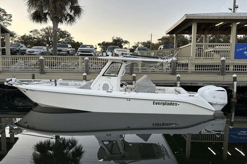 Everglades 275 Center Console image