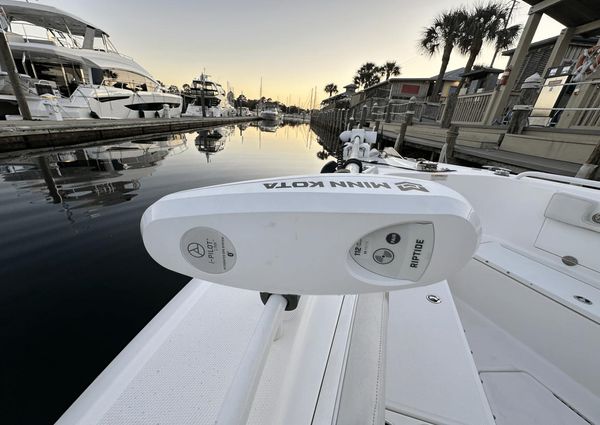 Everglades 275 Center Console image