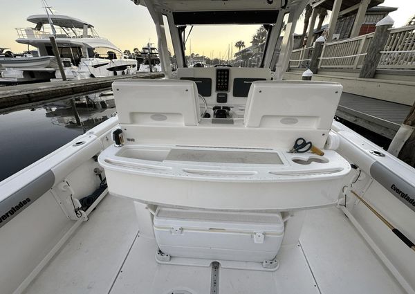 Everglades 275 Center Console image