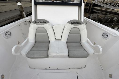 Everglades 275 Center Console image