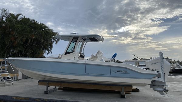 Boston Whaler 280 Dauntless 