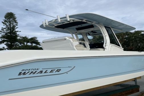 Boston Whaler 280 Dauntless image